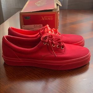 New with box!!! All red vans!🔥
